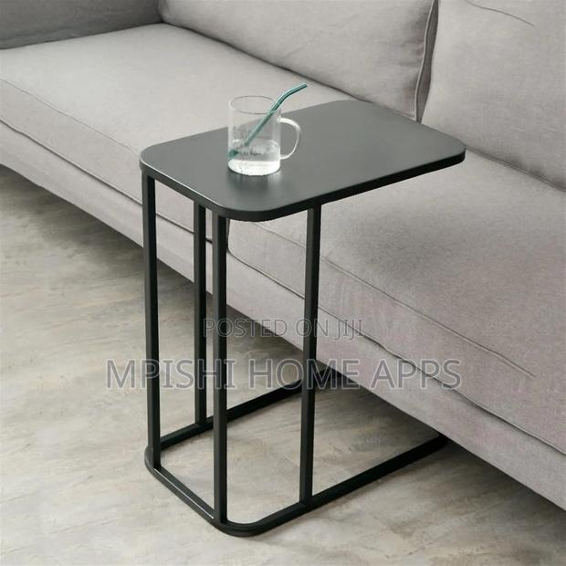 C-shaped Metal Sofa Side End Table - thumbnail 3