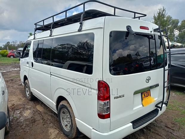 Toyota HiAce 2012 White - thumbnail 2
