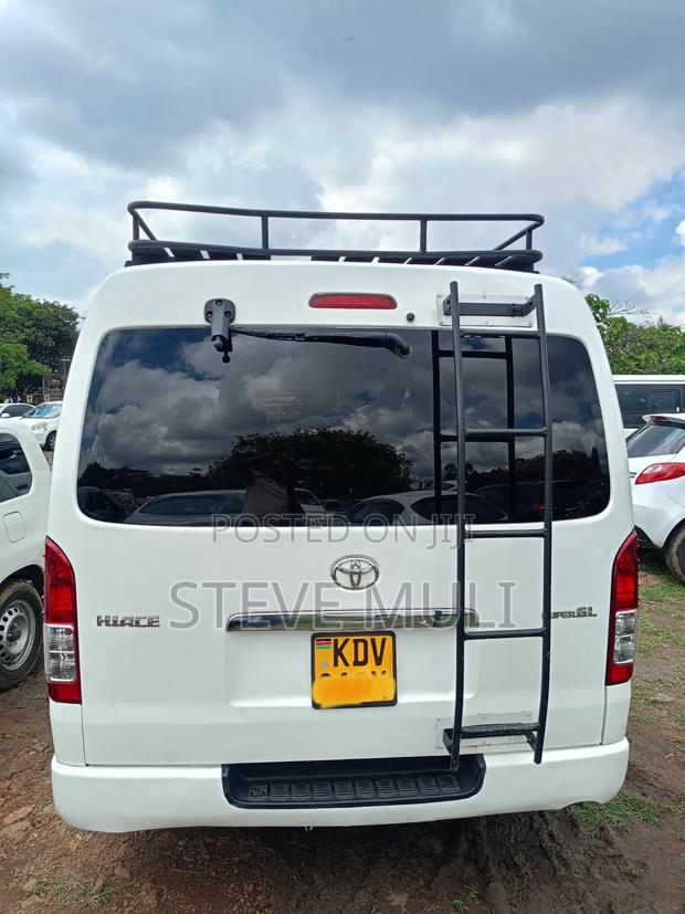 Toyota HiAce 2012 White - thumbnail 3