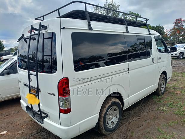 Toyota HiAce 2012 White - thumbnail 4