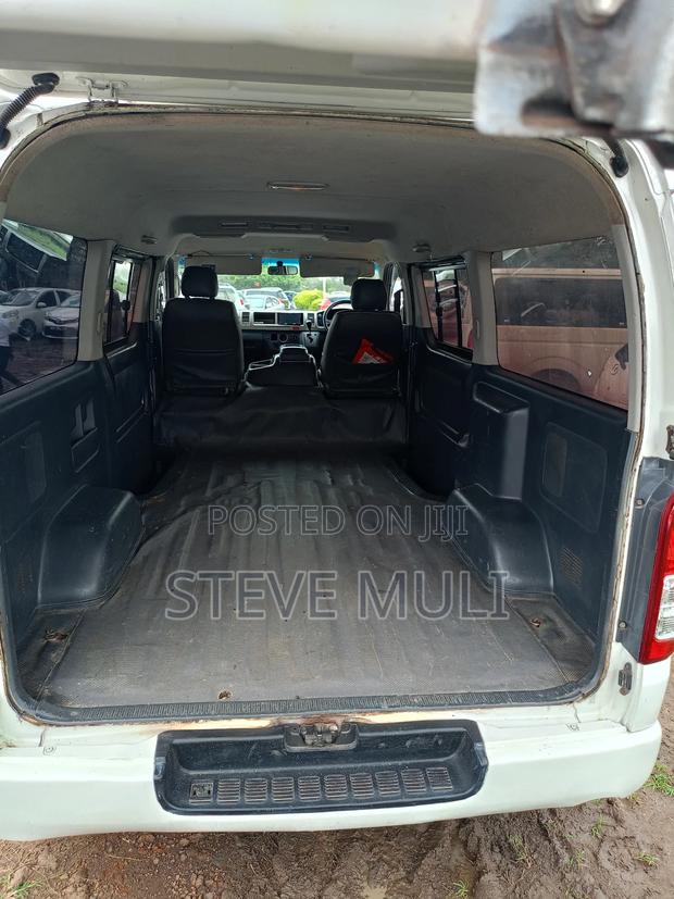 Toyota HiAce 2012 White - thumbnail 9