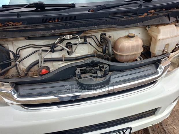 Toyota HiAce 2012 White - thumbnail 12