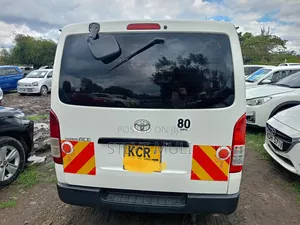 Toyota HiAce 2014 White