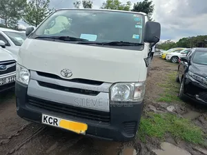 Toyota HiAce 2014 White