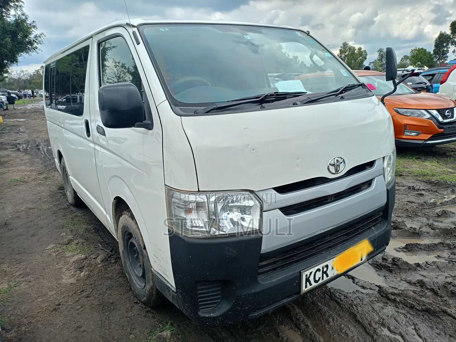 Toyota HiAce 2014 White