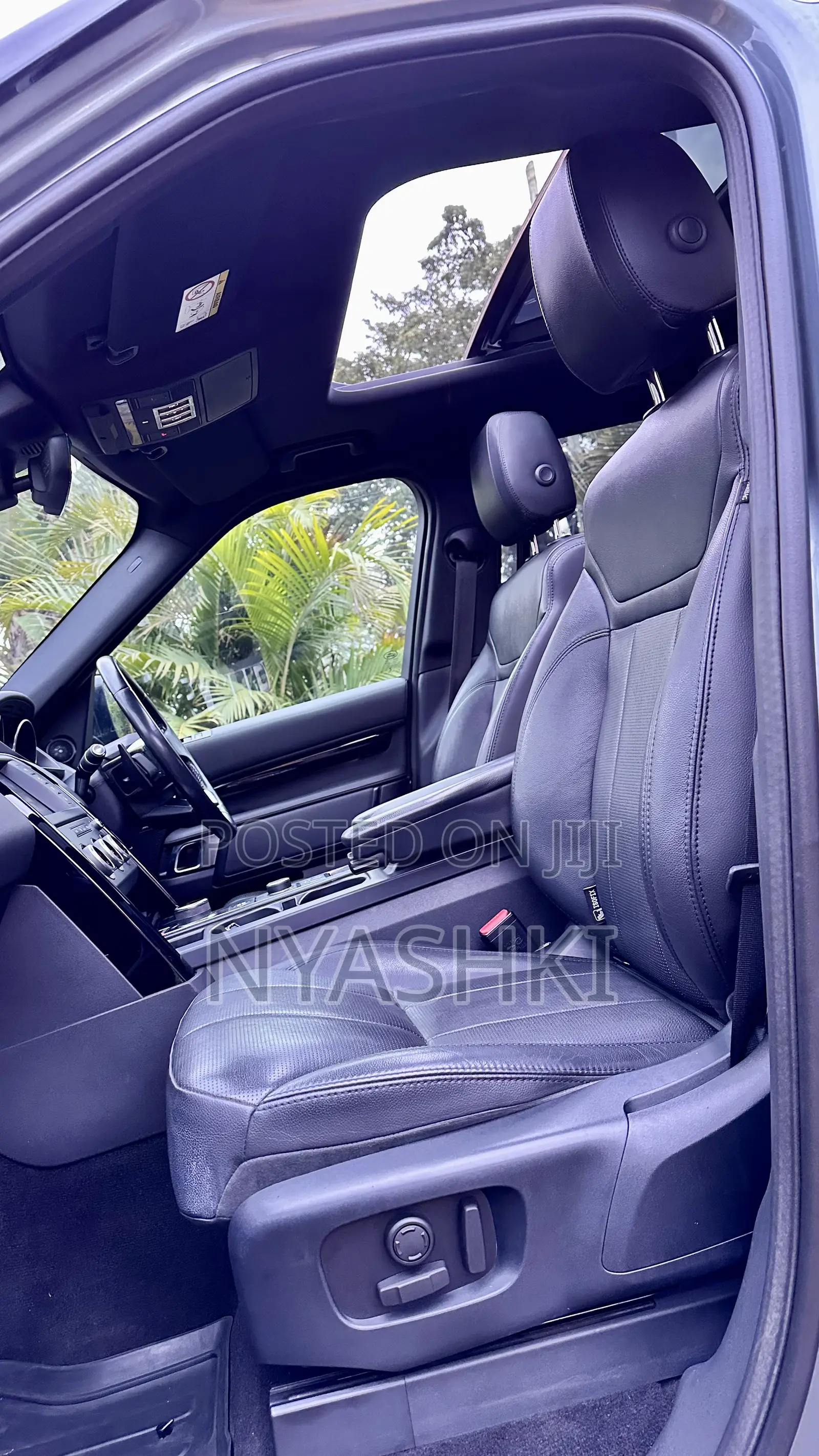 Land Rover Discovery HSE LUXURY 4x4 2018 Gray