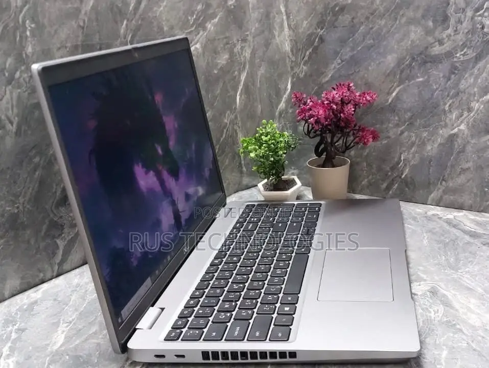 Laptop Dell Precision 3561 16GB Intel Core i7 SSD 512GB