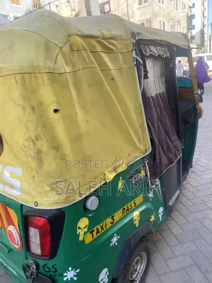 Piaggio 2023 Green