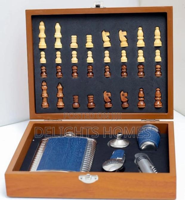 Whisky Gift Set/Wooden Chess - thumbnail 3