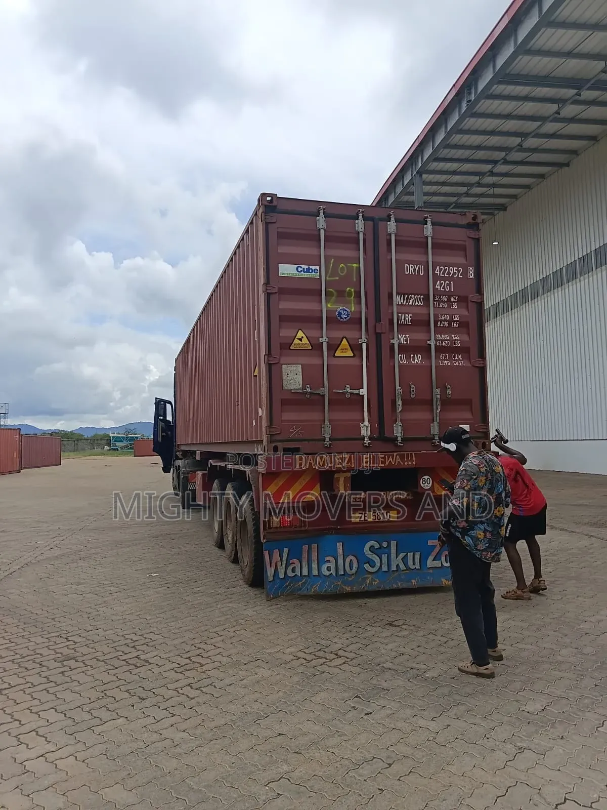 Trailers Are Available for Transportation Across the Borders
