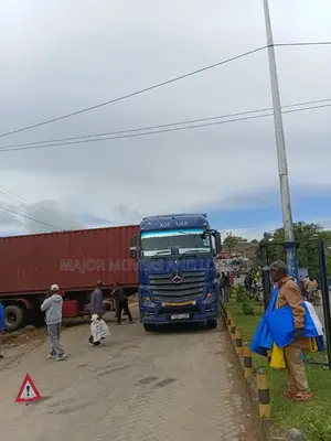 Trailers Are Available for Transportation Across the Borders