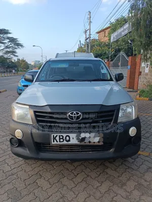 Toyota Hilux 2.5 D-4D 4X4 SRX 2012 Silver