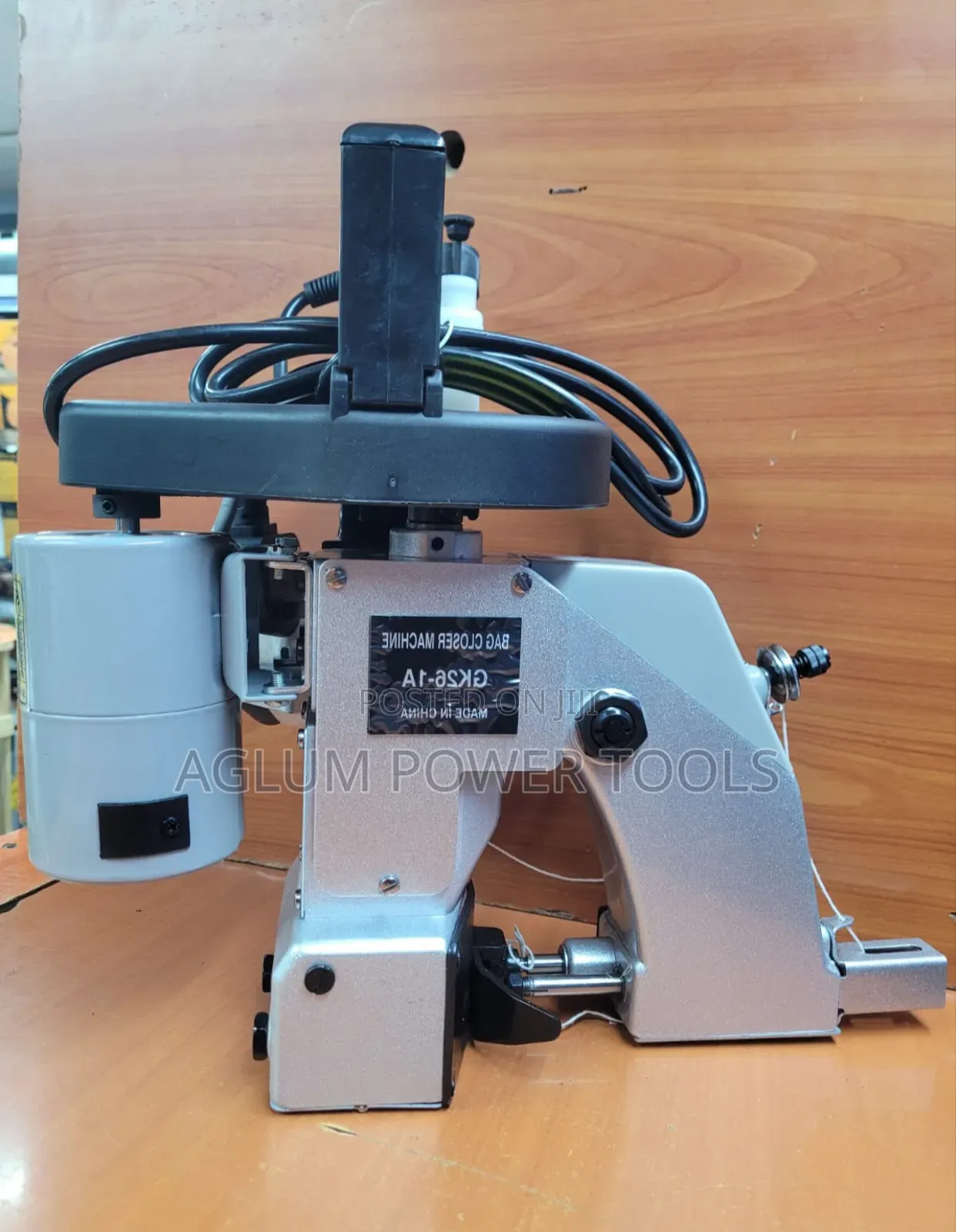 Bag Closer for Sealing Sacks