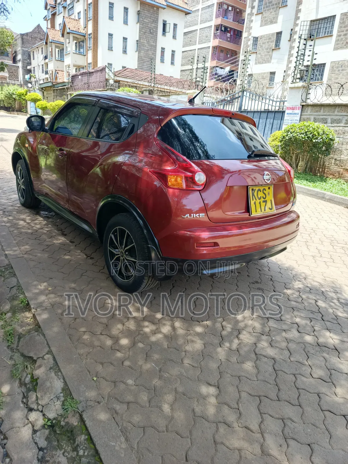 Nissan Juke 2011 Maroon
