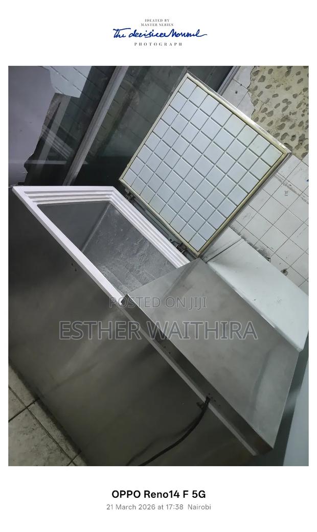 Original 700litres Chest Freezer in Good Condition - thumbnail 2