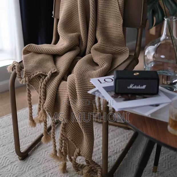 Knitted Scandnavian Throw Blanket With Tassels