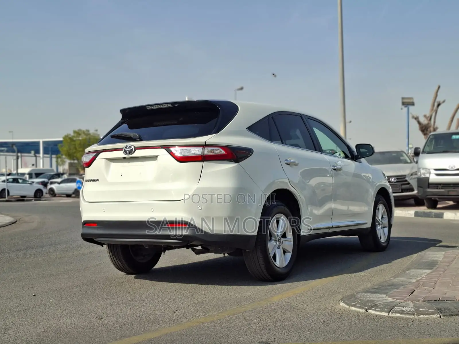 Toyota Harrier 2.0 2019 White