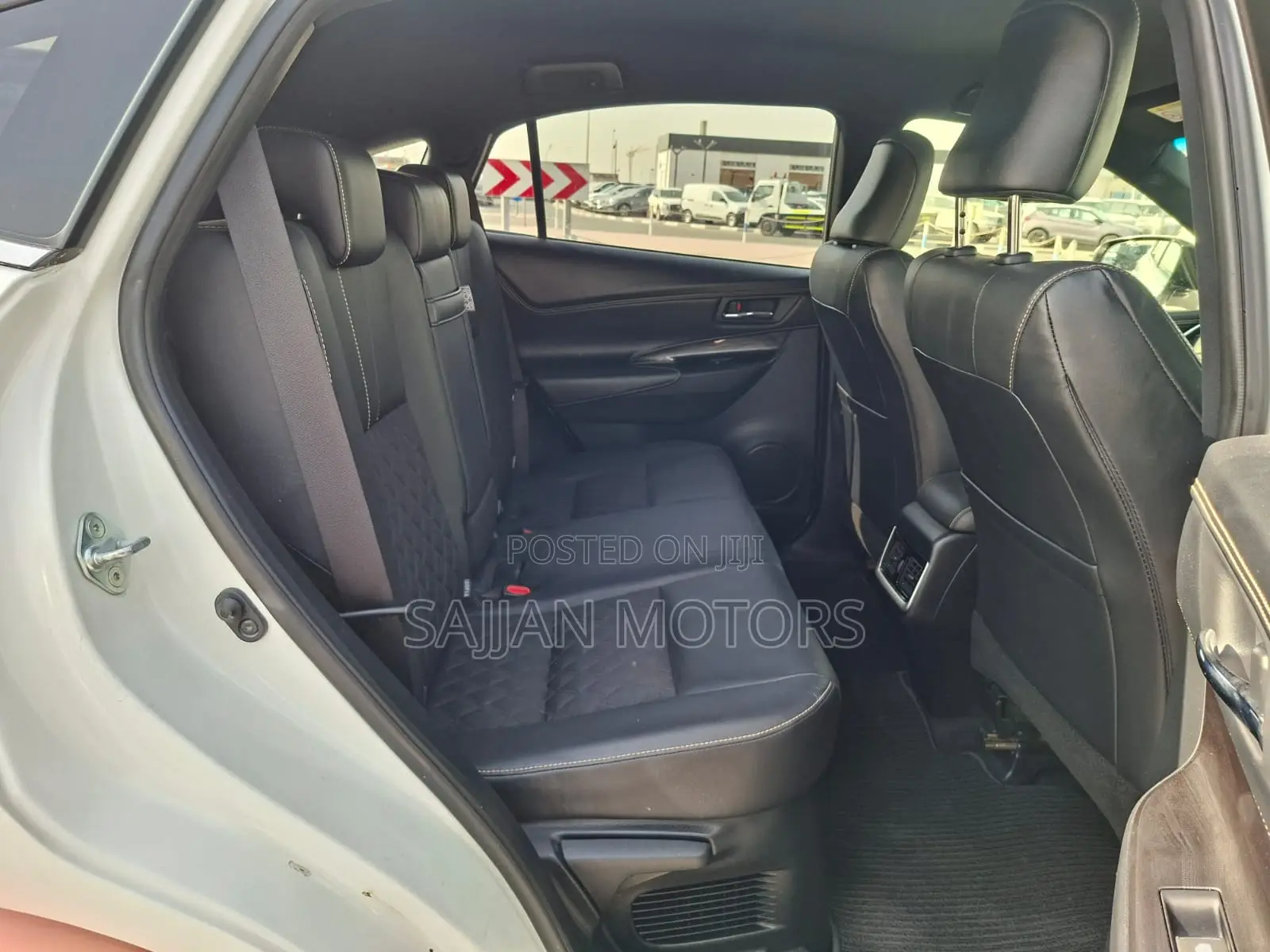 Toyota Harrier 2.0 2019 White