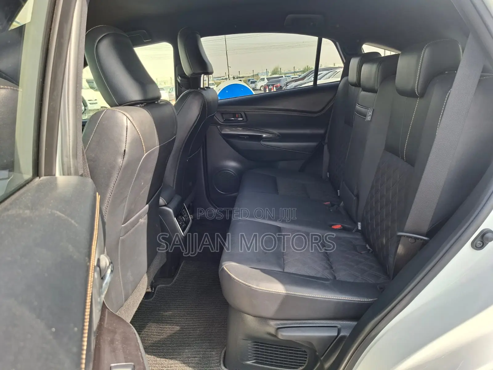 Toyota Harrier 2.0 2019 White