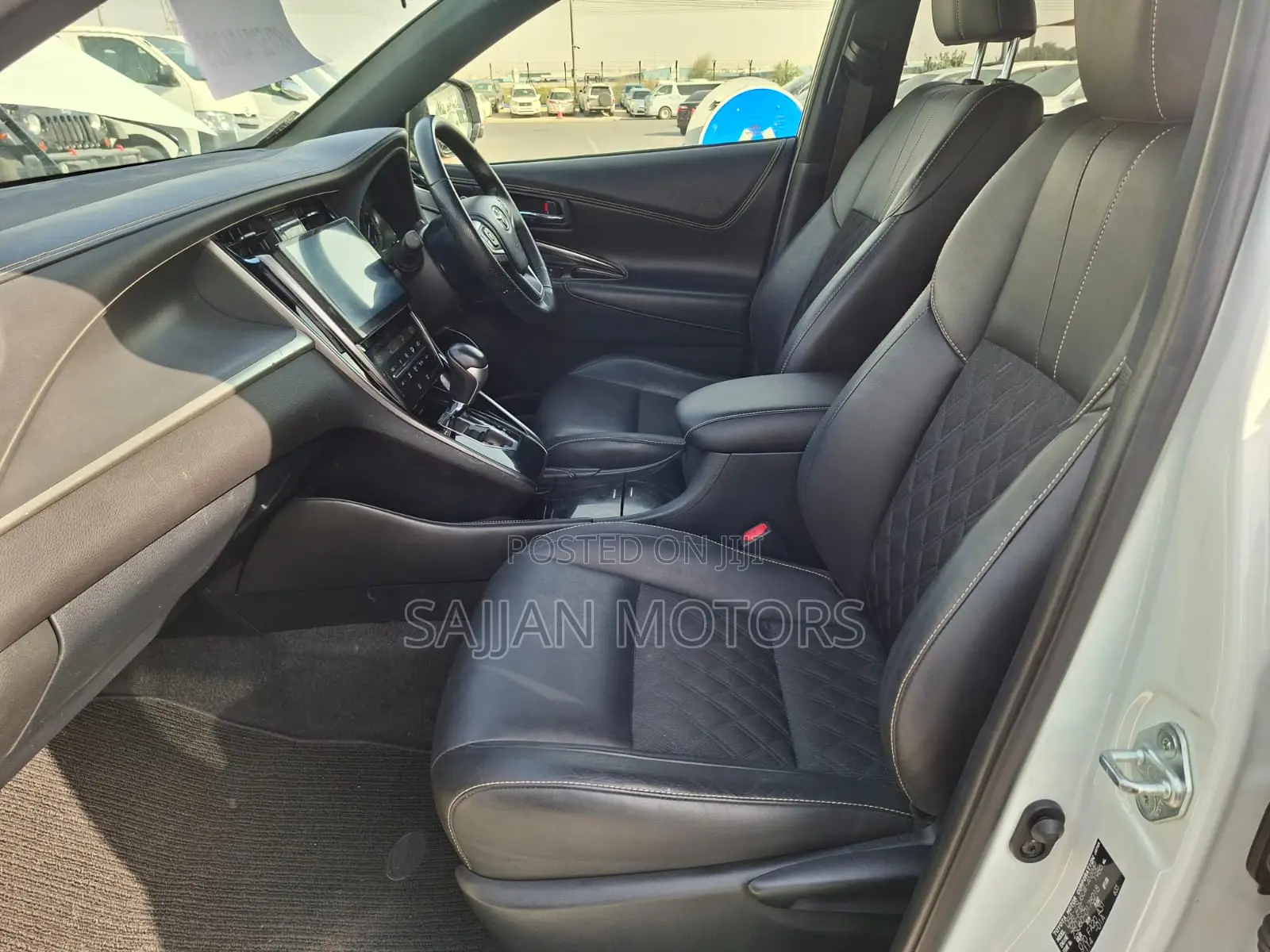 Toyota Harrier 2.0 2019 White