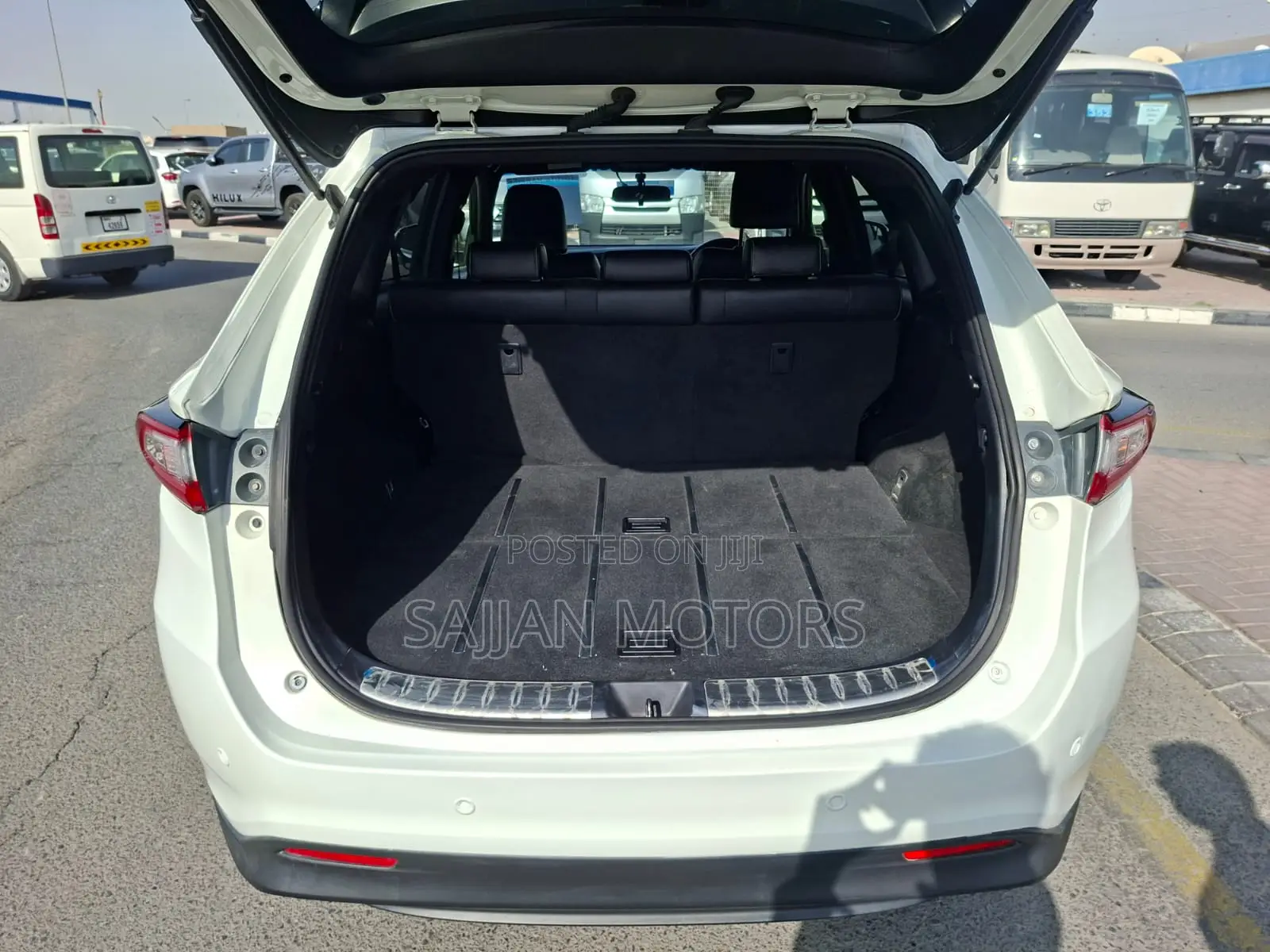 Toyota Harrier 2.0 2019 White