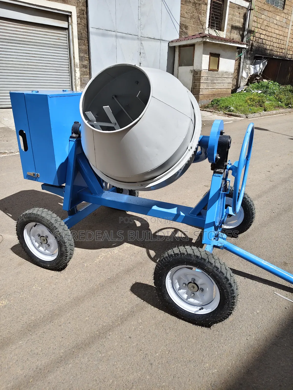 Aico Ac406 Concrete Mixer With a 400-Liter Capacity.
