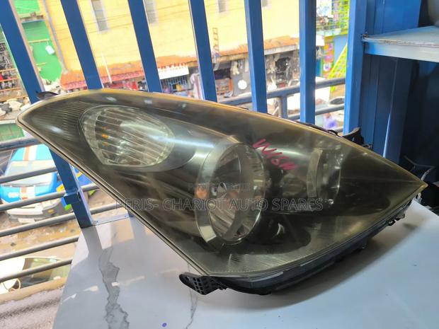 Toyota Wish 2002 Xenon Headlights - thumbnail 2