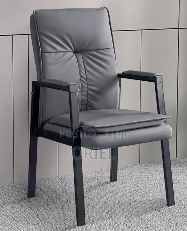 Office Chair : Ergonomic Cushioned Office Chair