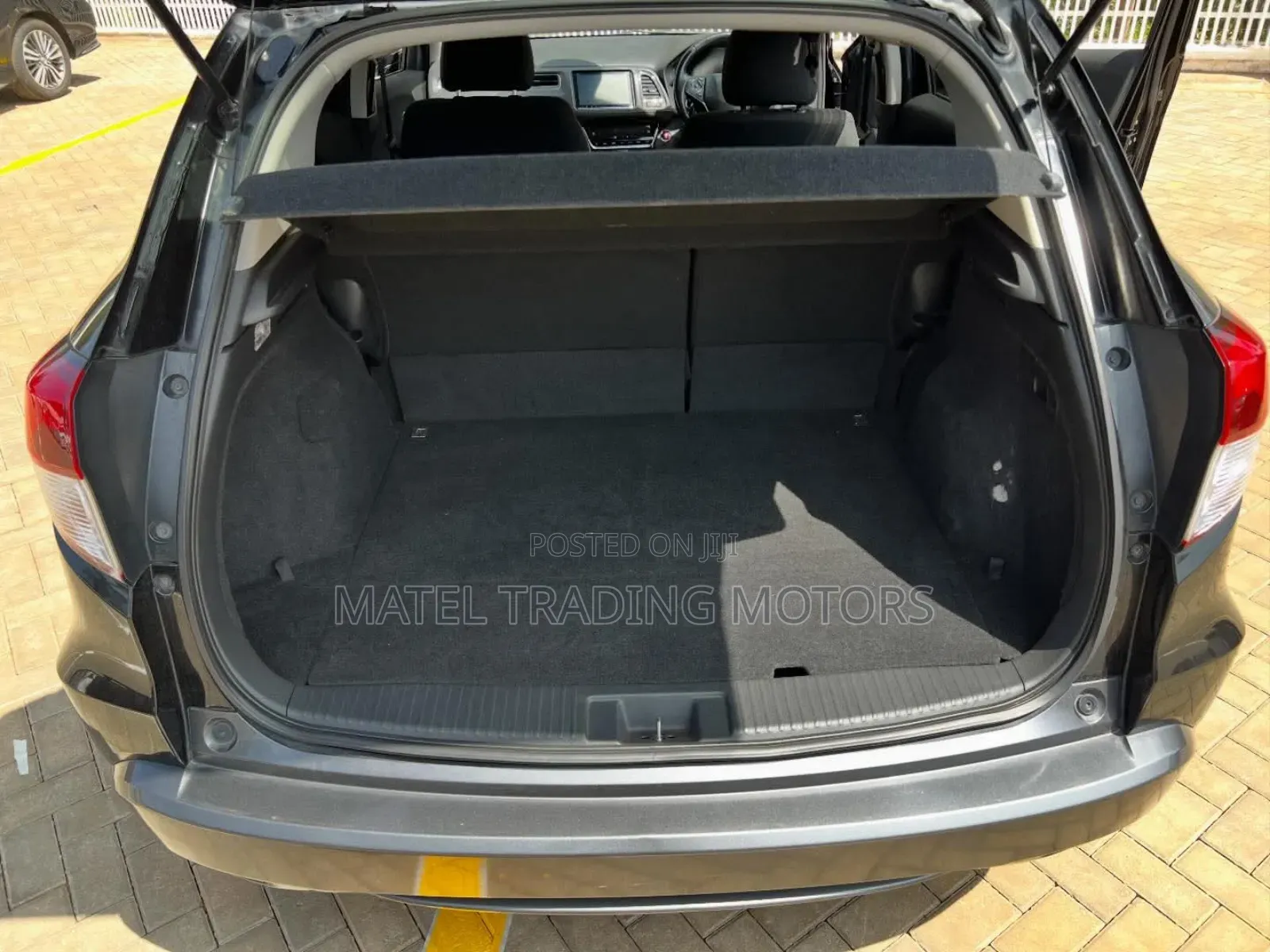 Honda Vezel 1.5 Hybrid 4WD 2018 Black