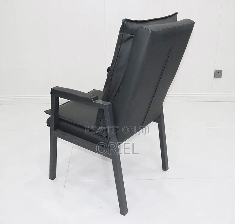 Office Chair : Ergonomic Cushioned Office Chair