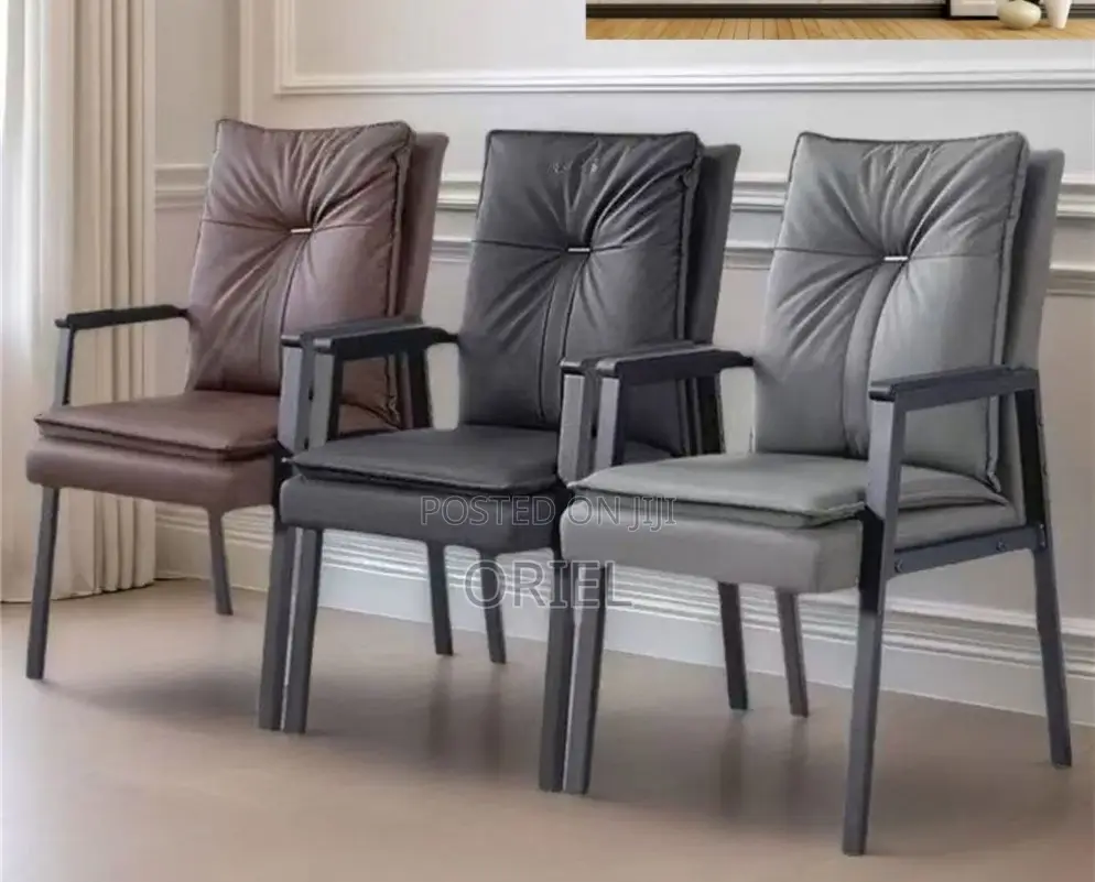 Office Chair : Ergonomic Cushioned Office Chair