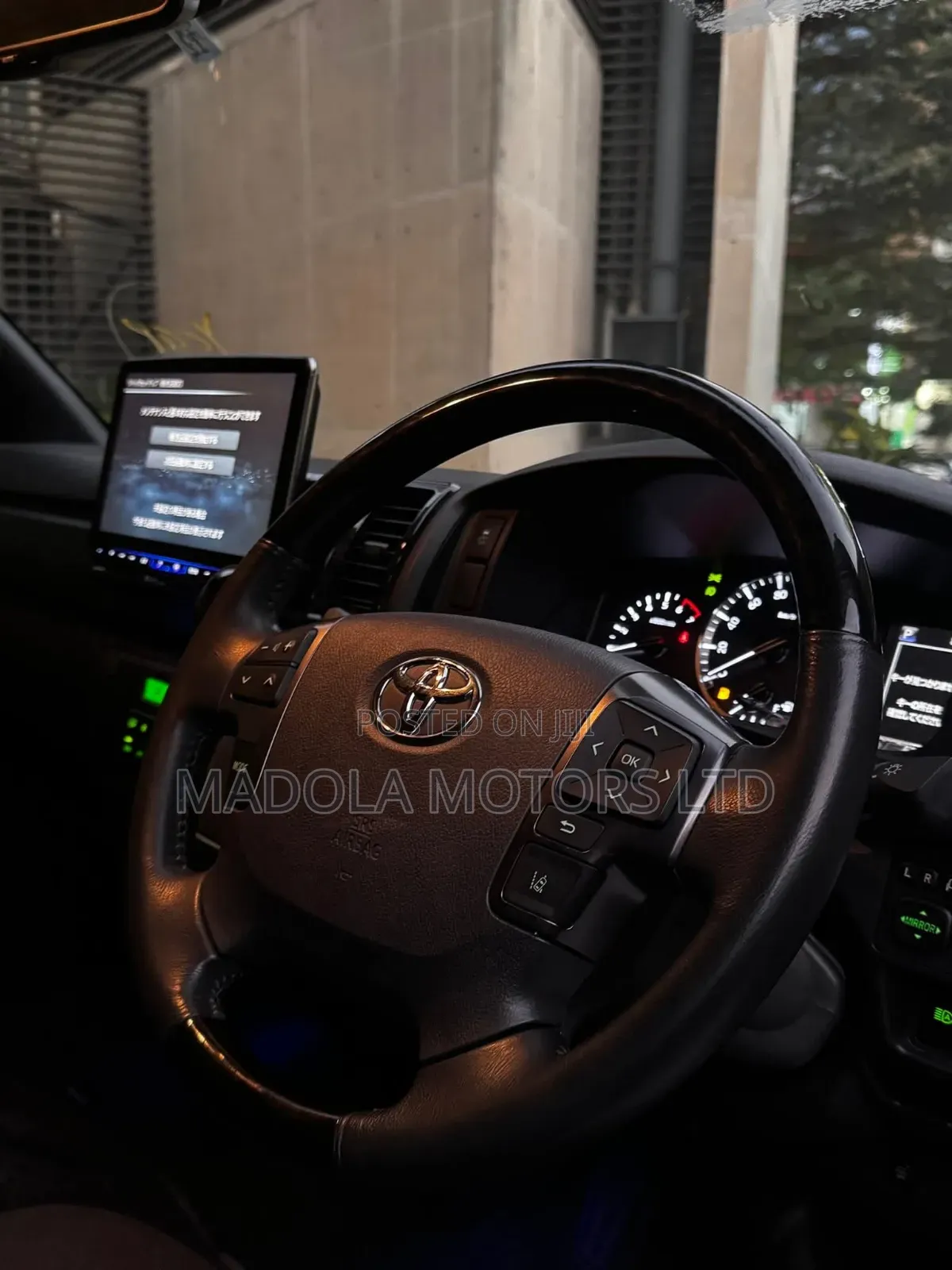 Toyota HiAce 2019 White