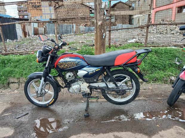 TVS HLX 125 2021 Gold - thumbnail 4