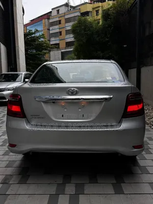 Toyota Axio 1.5 G 2WD 2018 Silver