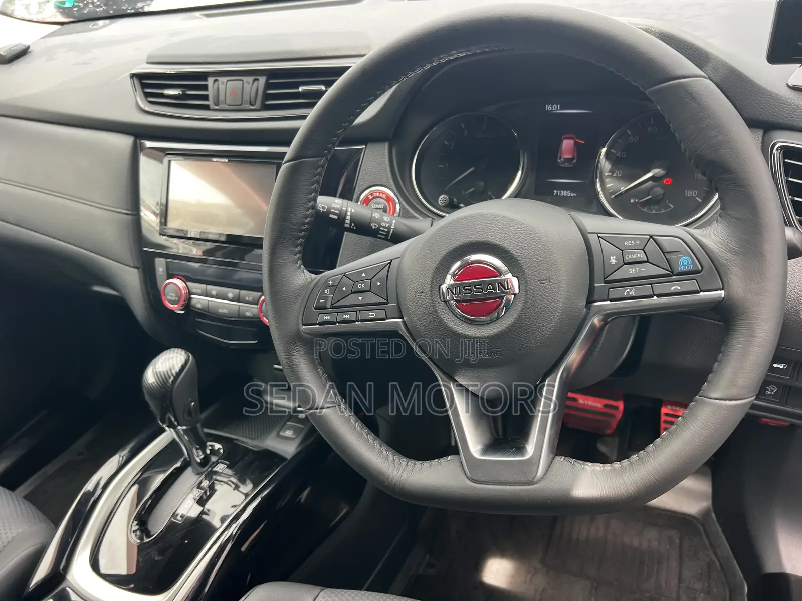 Nissan X-Trail 2019 Red