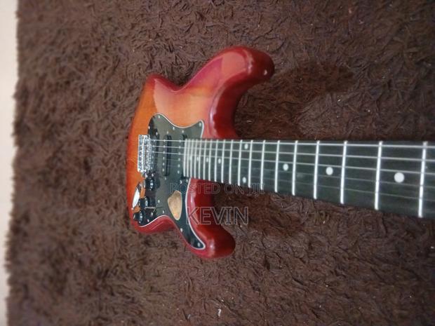 Fender Stratocaster-Style Electric Guitar. - thumbnail 4