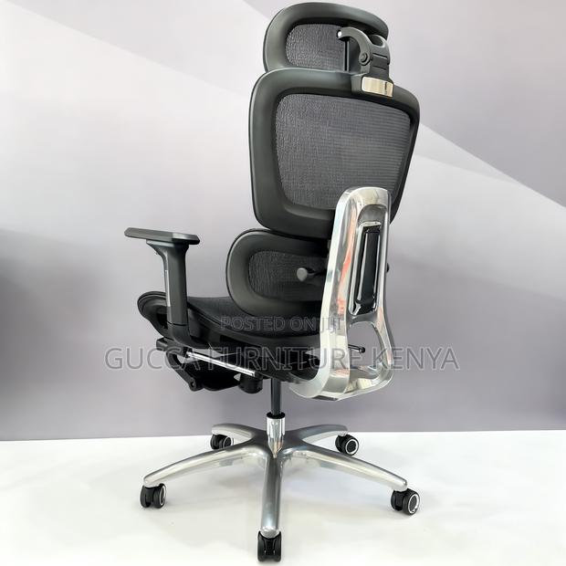 Executive Orthopedic Full Mesh Seat With Footrest - thumbnail 10