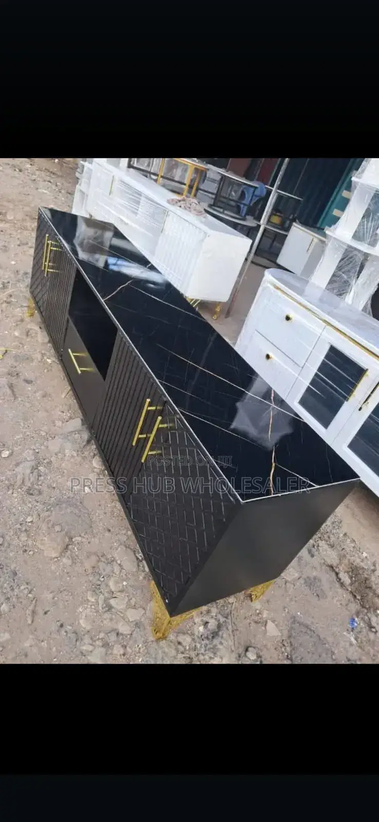 Modern Tv Stand *