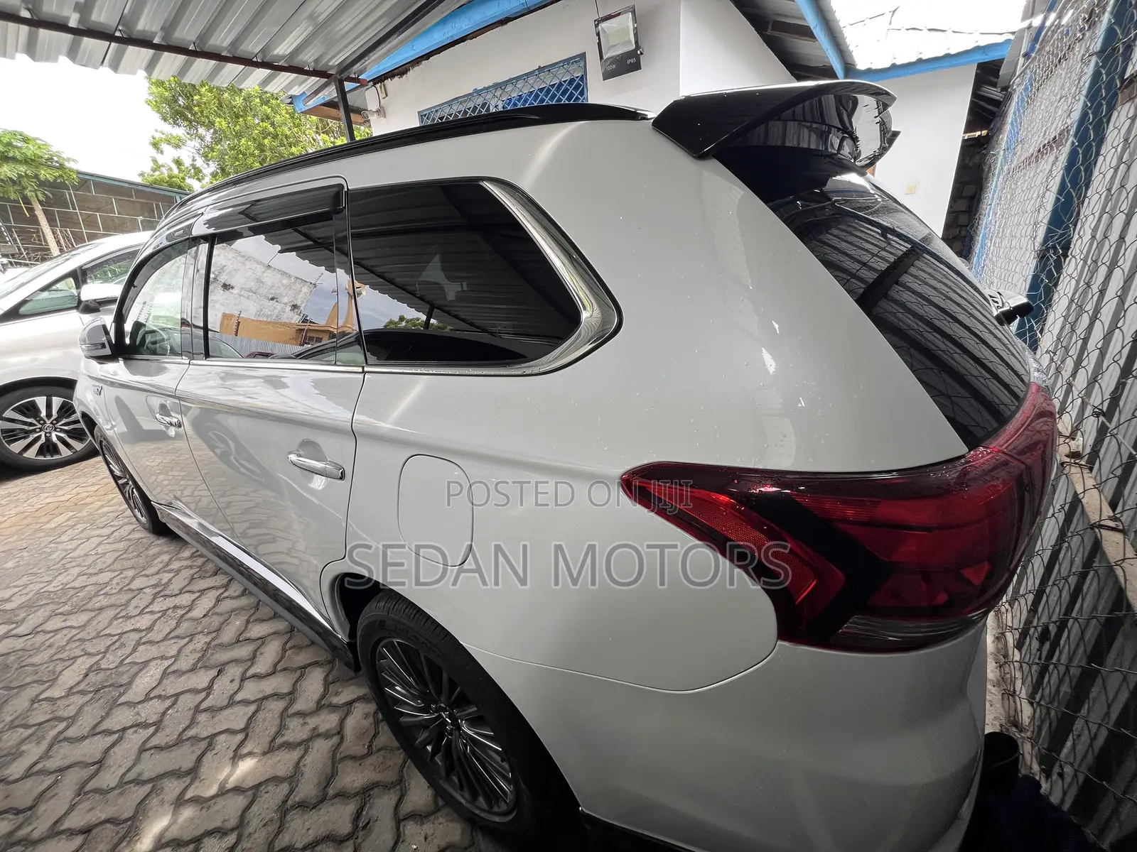 Mitsubishi Outlander 2019 Pearl