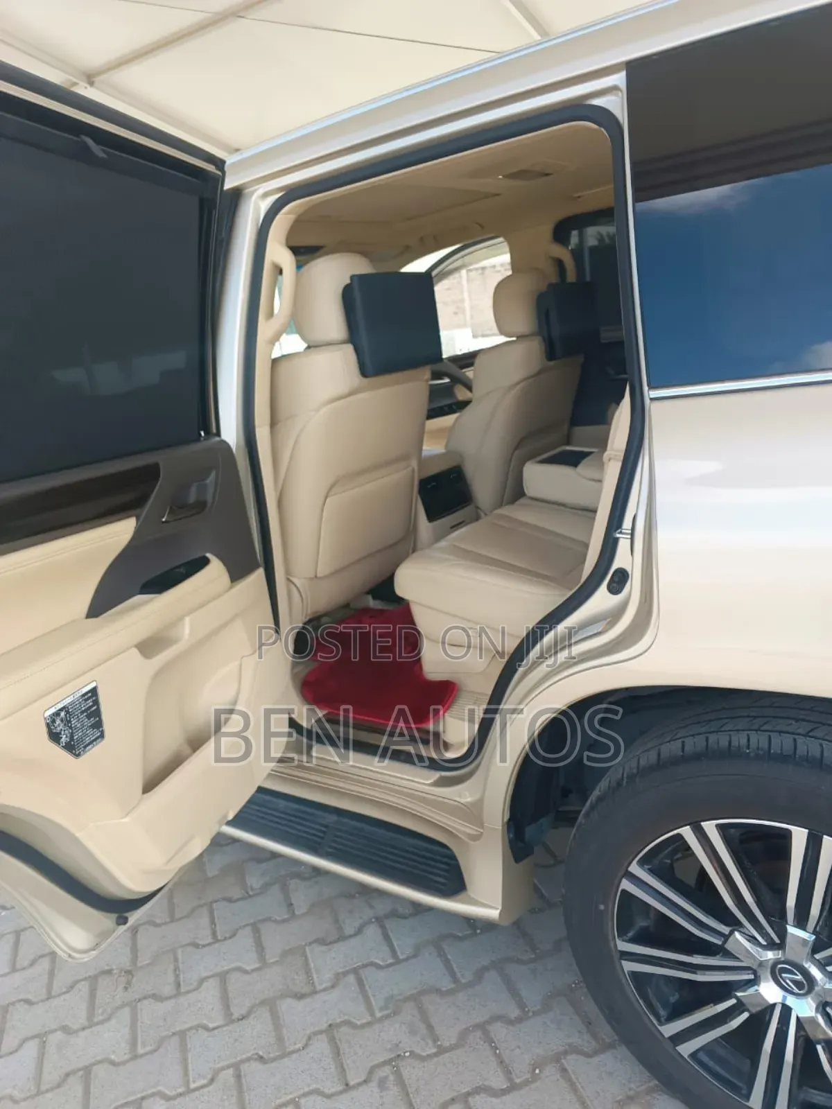 Lexus LX 570 (5 seats) AWD 2017 Brown