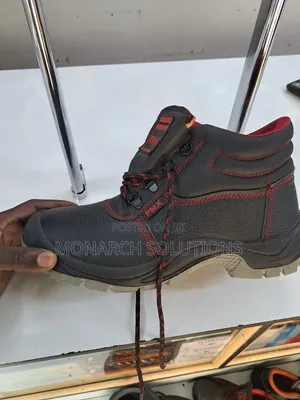 S4 Metal Safety Boot. Leaded