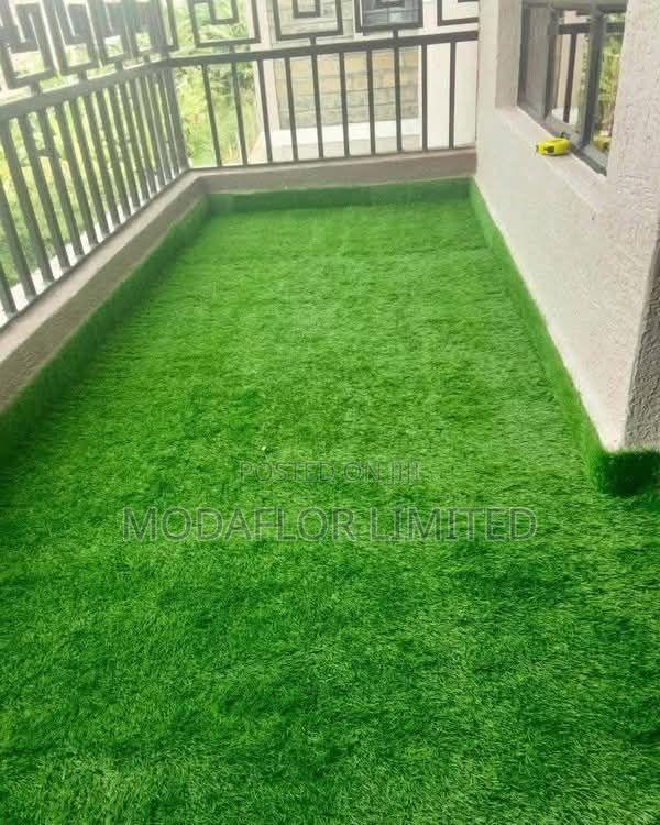 Green Artificial Grass Carpet – Modern Flooring Solution - main view
