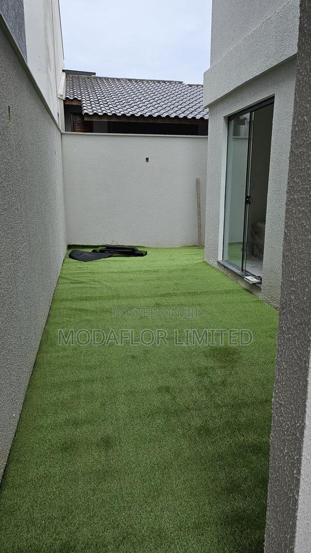 Artificial Grass Carpet for Compound, Garden and Balcony Use