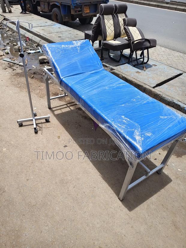 Examination Couch Bed With Adjustable Drip Stand - main view
