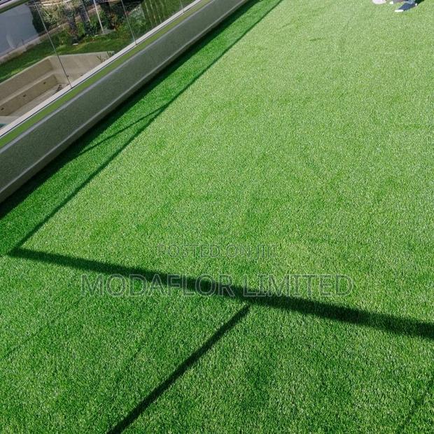 Artificial Grass Flooring for Shops, Offices and Homes