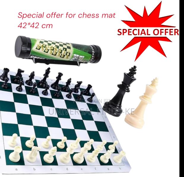 An Outdoor Tournament Chess Mat 50 * 50 Cm