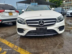 Mercedes-Benz E300 2019 White
