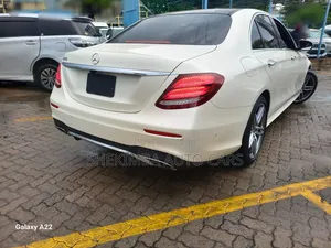 Mercedes-Benz E300 2019 White