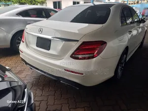 Mercedes-Benz E300 2019 White