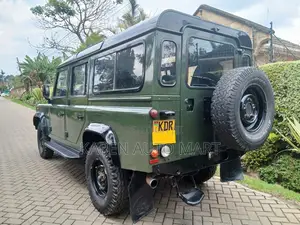 Land Rover Defender Puma 110 2.4 TD 2010 Green
